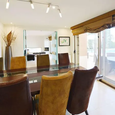 别墅 Special Vilamoura 6 Bedrooms Lagoon Private Pool