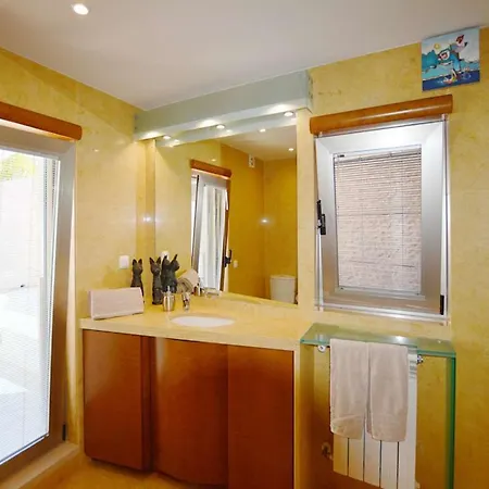 Вилла Special Vilamoura 6 Bedrooms Lagoon Private Pool