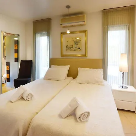 Villa Special Vilamoura 6 Bedrooms Lagoon Private Pool With Great Golf Course Views Algarve Quarteira