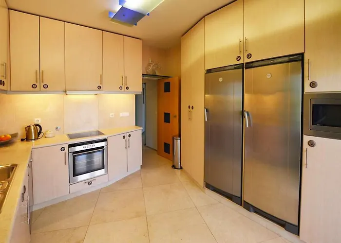 Special Vilamoura 6 Bedrooms Lagoon Private Pool Villa Quarteira
